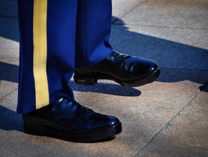 Steel Clicker, Guard's Shoes; Photo: SPFischer Steel clicker on guard's left shoe heel