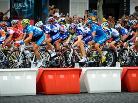 The peloton on the Avenue des Champs-Elysées during the 2010 Tour de France.