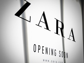 Zara storefront sign