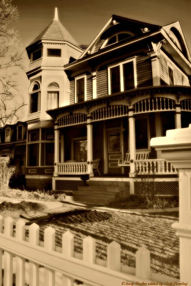 Loré Dombaj, Snow's Fissures and Fractures